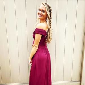 Meet your Posher, Alexis